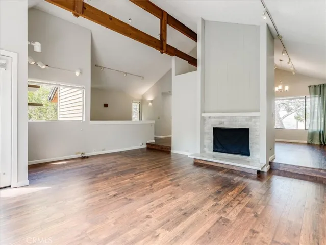 High celings and open floorplan to the dining area.