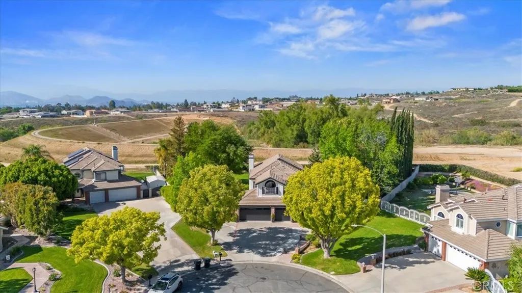 7844 Eastgate Court, Riverside, California 92506 home-pic-62