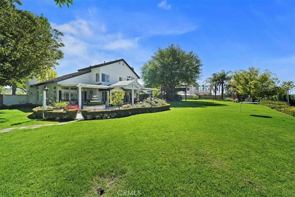 7844 Eastgate Court, Riverside, California 92506 home-pic-55