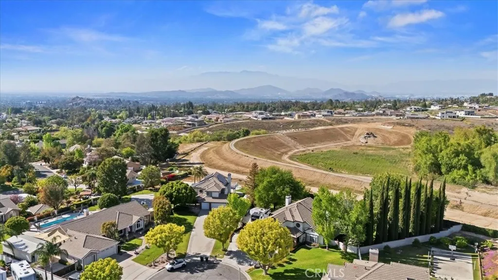 7844 Eastgate Court, Riverside, California 92506 home-pic-63