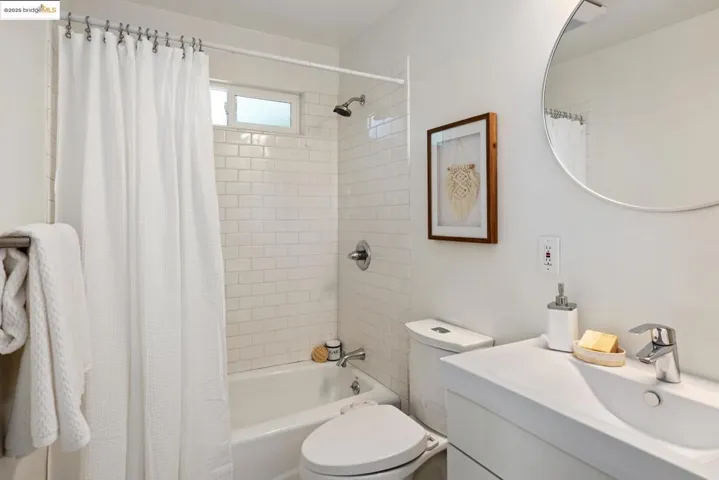 4468 Tulip Ave, Oakland, California 94619