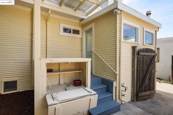 4468 Tulip Ave, Oakland, California 94619