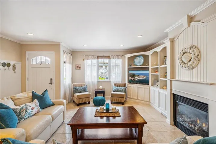 161 Pacific Avenue, Pacific Grove, California 93950