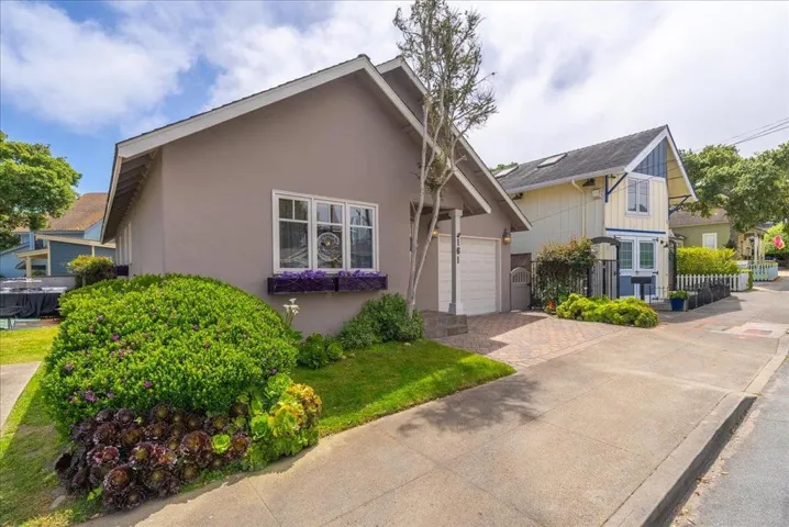 161 Pacific Avenue, Pacific Grove, California 93950
