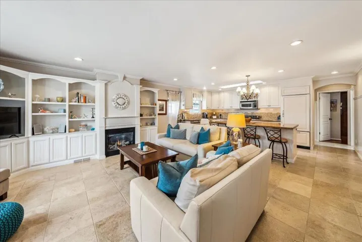 161 Pacific Avenue, Pacific Grove, California 93950