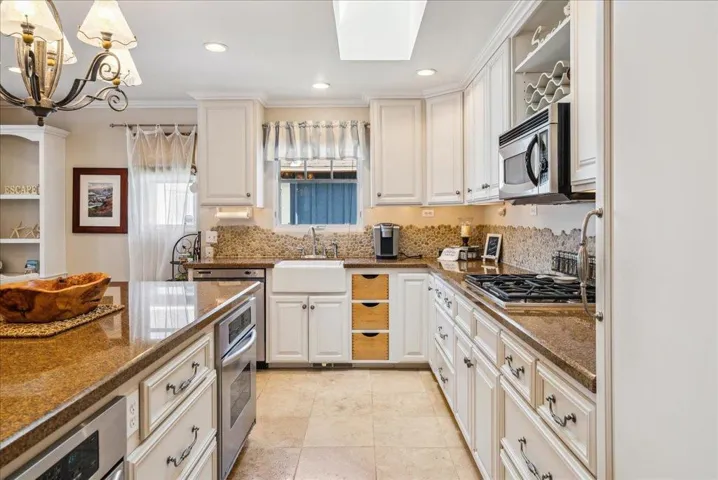 161 Pacific Avenue, Pacific Grove, California 93950