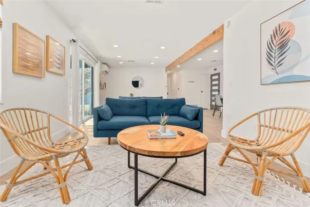 6595 Desert Knoll Avenue, 29 Palms, California 92277 home-pic-11