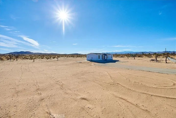 59575 Stearman Road, Landers, California 92285