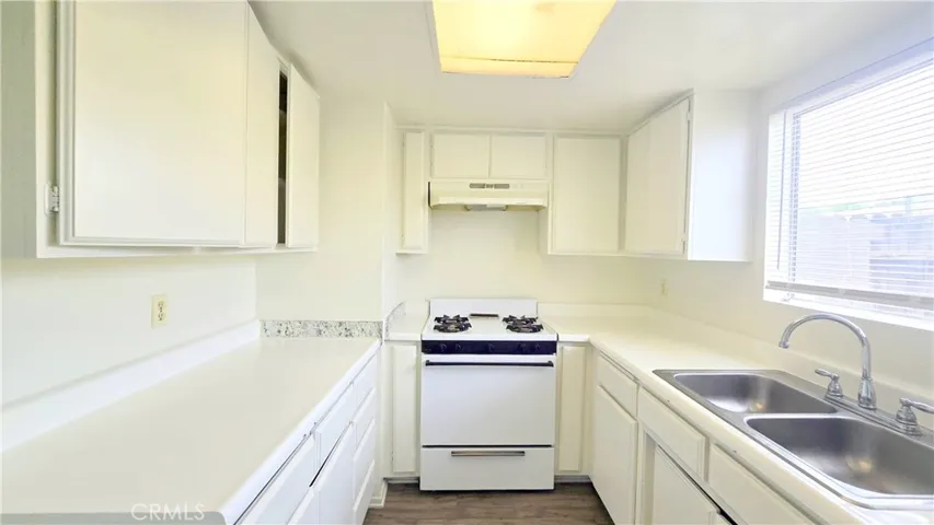 1405 N Grove Avenue H, Ontario, California 91764