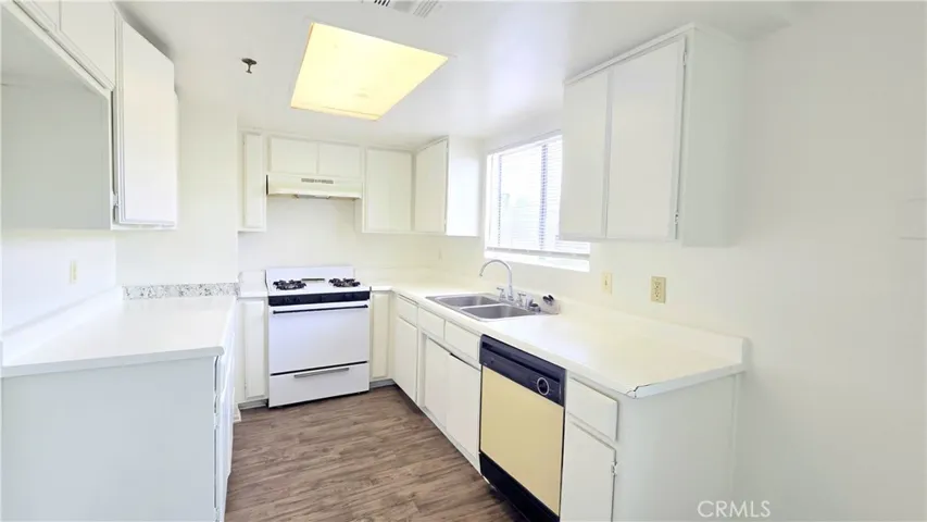 1405 N Grove Avenue H, Ontario, California 91764