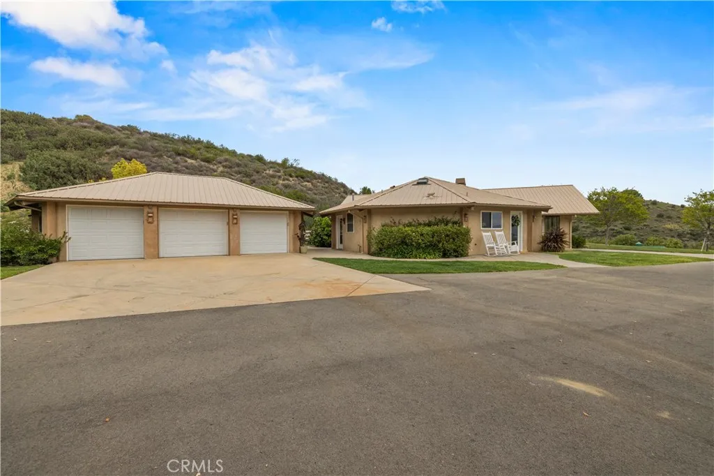 31233 Romero Canyon Road, Castaic, California 91384 home-pic-16