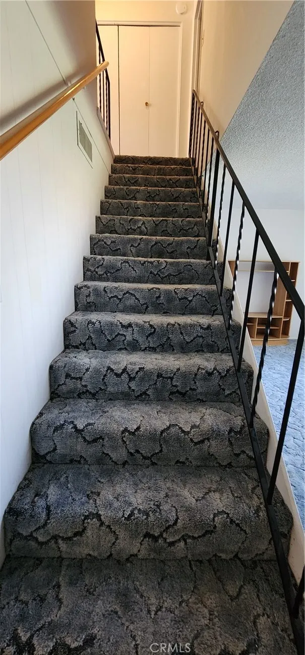 1030 N Lovekin  home-pic-11