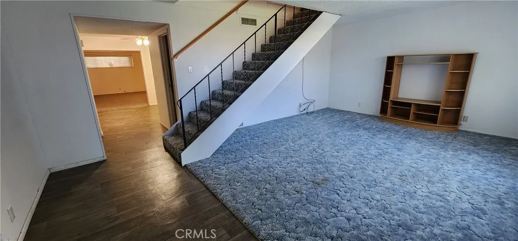 1030 N Lovekin  home-pic-2