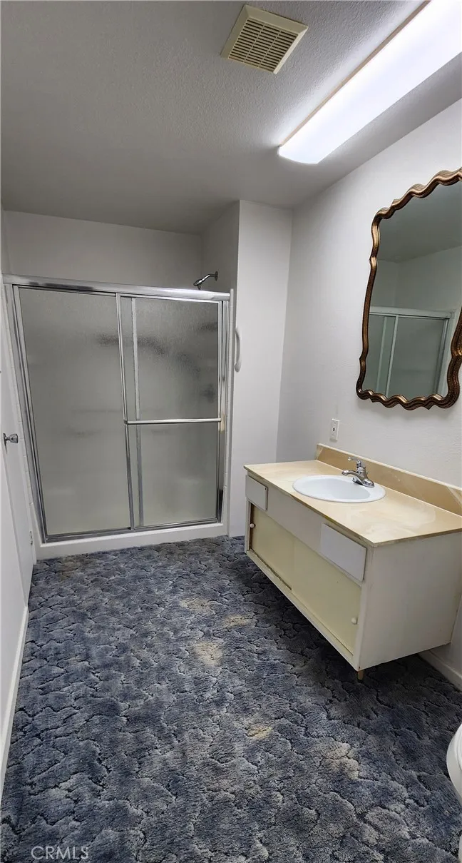 1030 N Lovekin  home-pic-16
