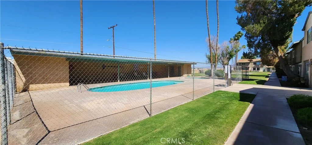 1030 N Lovekin  home-pic-25