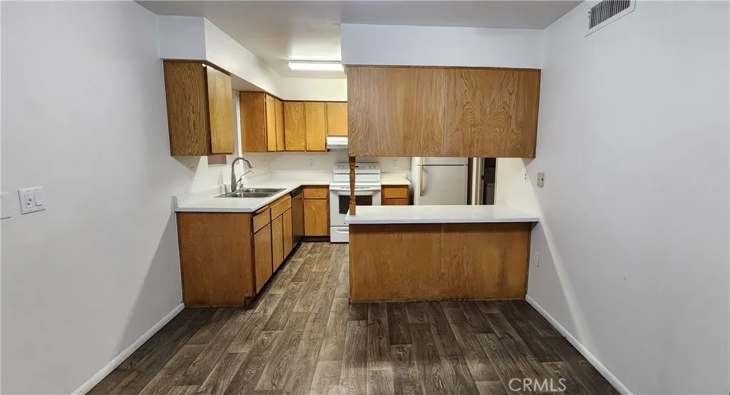 1030 N Lovekin  home-pic-3