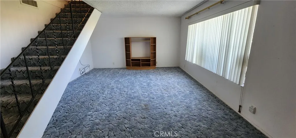 1030 N Lovekin  home-pic-1