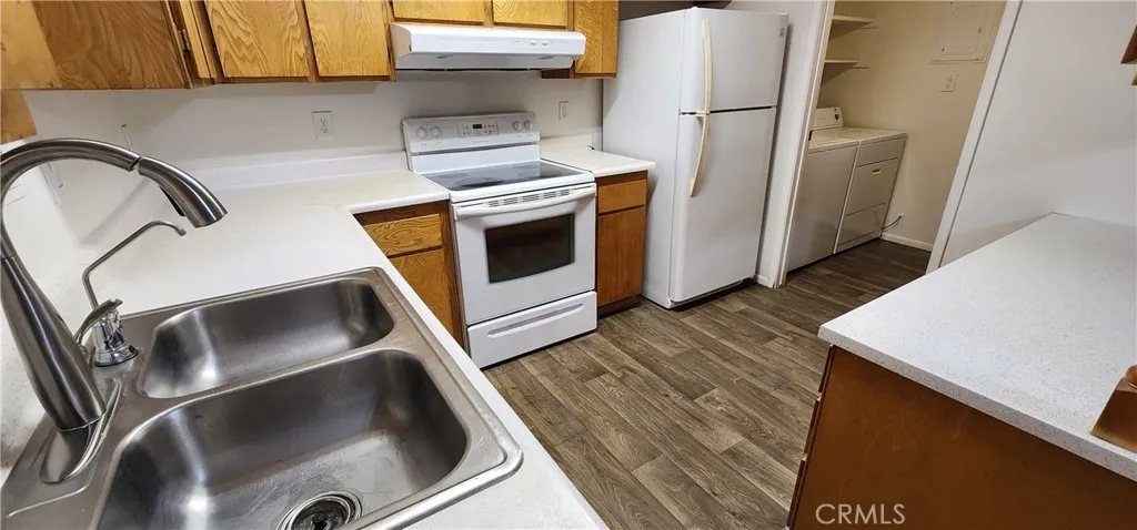 1030 N Lovekin  home-pic-5