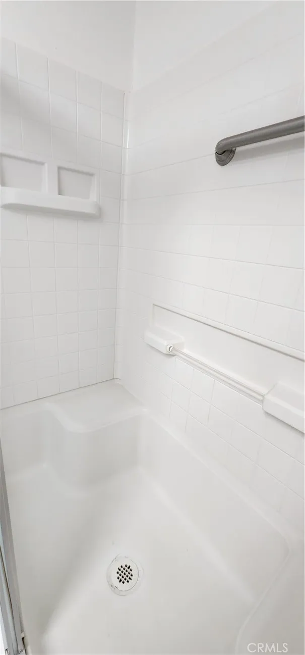 1030 N Lovekin  home-pic-18