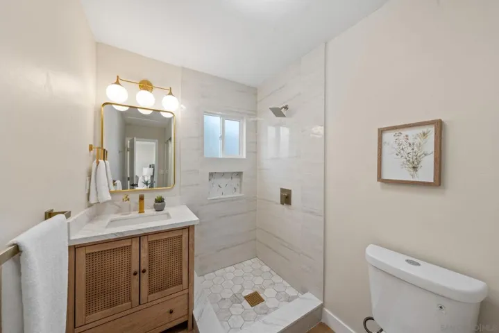 646 S 45th, San Diego, California 92113