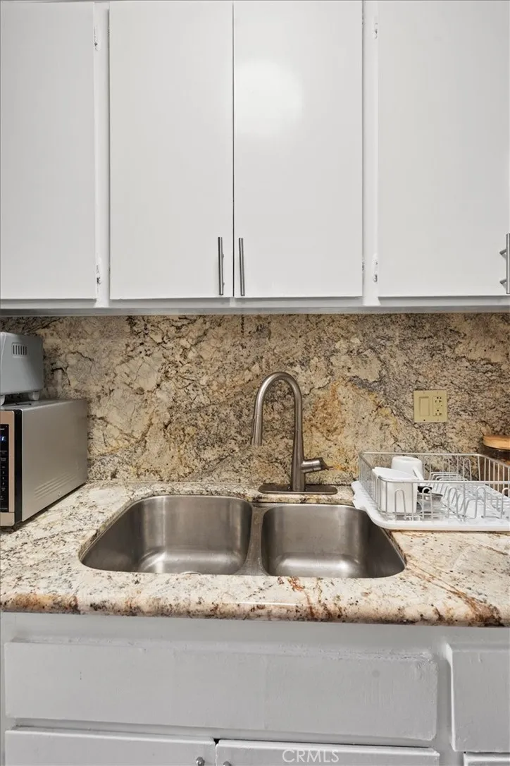 7301 Lennox Avenue E08, Van Nuys, California 91405 home-pic-6