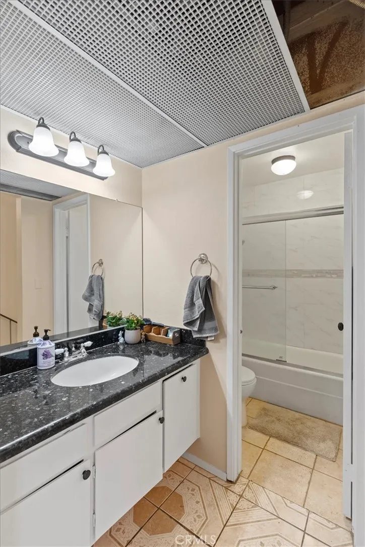 7301 Lennox Avenue E08, Van Nuys, California 91405 home-pic-9