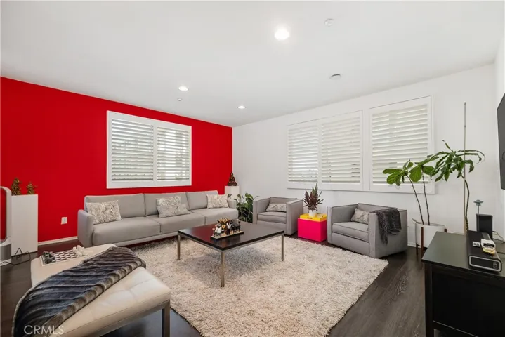 13029 Central Avenue 204, Hawthorne, California 90250
