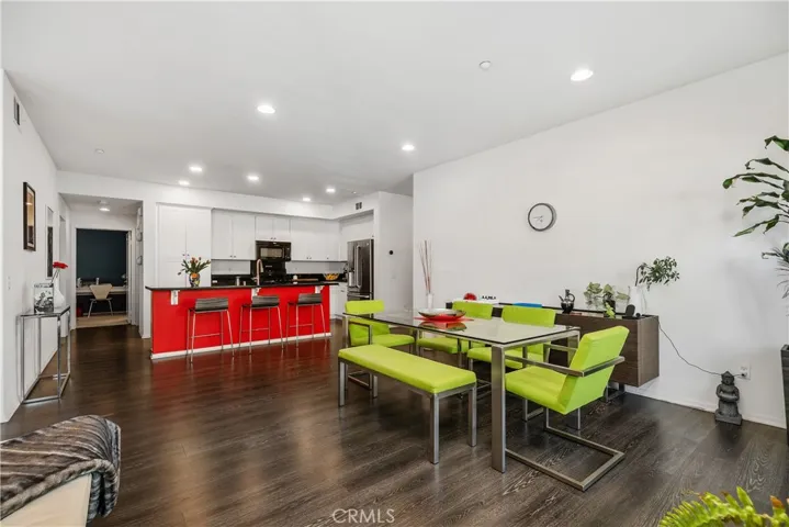 13029 Central Avenue 204, Hawthorne, California 90250
