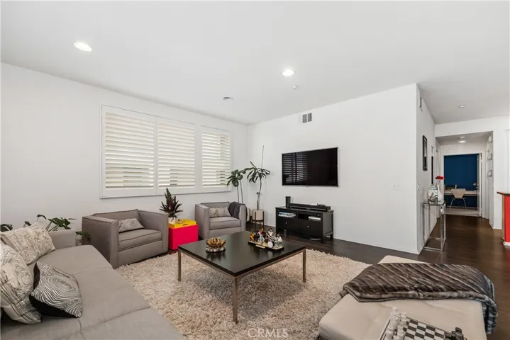 13029 Central Avenue 204, Hawthorne, California 90250