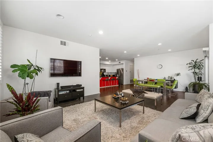 13029 Central Avenue 204, Hawthorne, California 90250