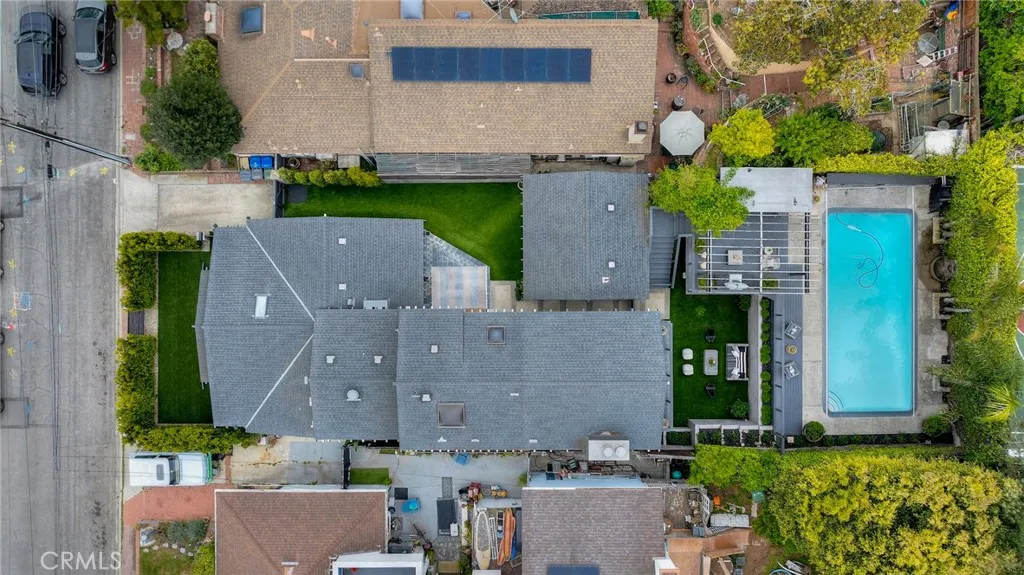 1012 10th Street, Manhattan Beach, California 90266 home-pic-5