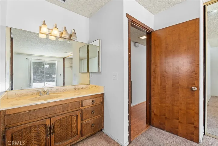 19165 Chole Road, Apple Valley, California 92307