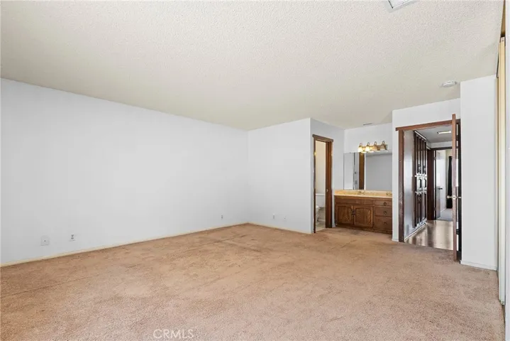 19165 Chole Road, Apple Valley, California 92307