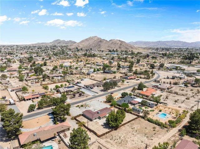 19165 Chole Road, Apple Valley, California 92307