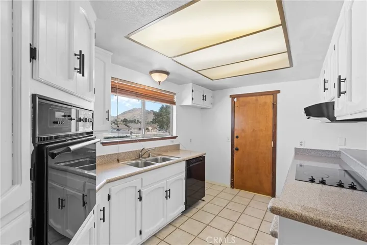 19165 Chole Road, Apple Valley, California 92307