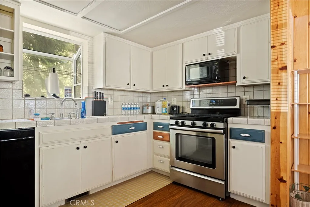 31771 Panorama Drive, Running Springs, California 92382 home-pic-16