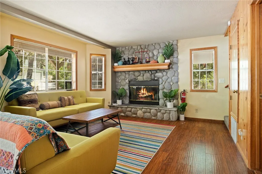 31771 Panorama Drive, Running Springs, California 92382 home-pic-9
