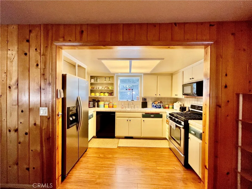 31771 Panorama Drive, Running Springs, California 92382 home-pic-14
