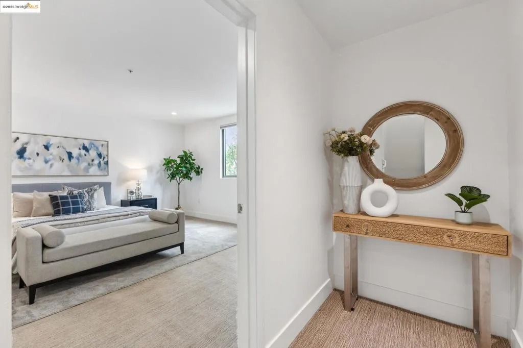 438 W Grand Ave 420, Oakland, California 94612 home-pic-26