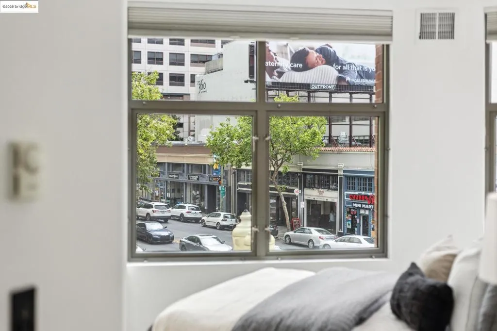 438 W Grand Ave 420, Oakland, California 94612 home-pic-42