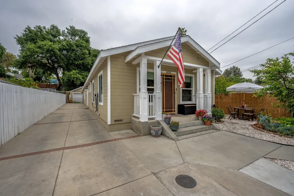 1656 Glen Avenue, Pasadena, California 91103 home-pic-0