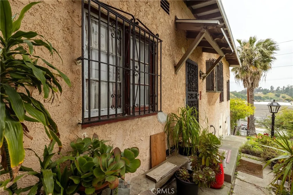1972 N Marianna Avenue, Los Angeles, California 90032 home-pic-2