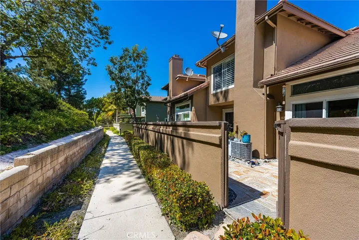 711 S Glenhurst Drive, Anaheim Hills, California 92808