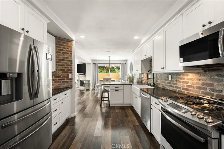 711 S Glenhurst Drive, Anaheim Hills, California 92808