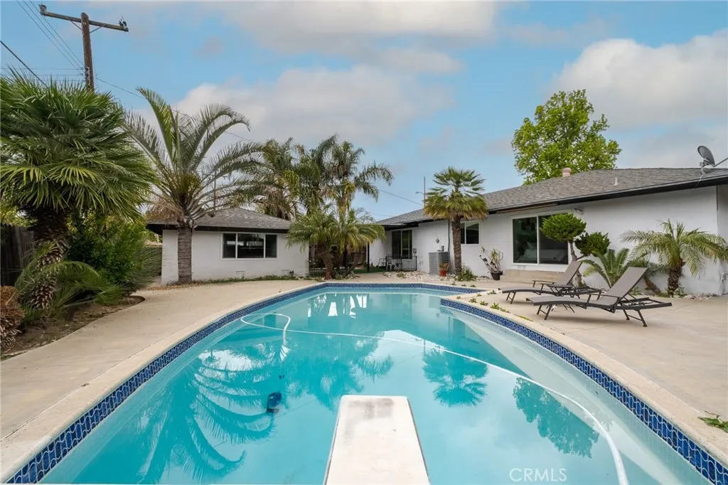 2086 N Mori Lane, Orange, California 92867 home-pic-21