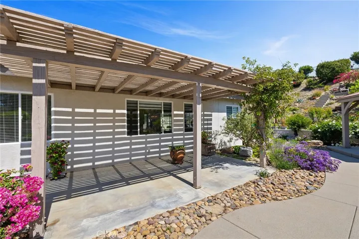 42768 Mountain Shadow Road, Murrieta, California 92562