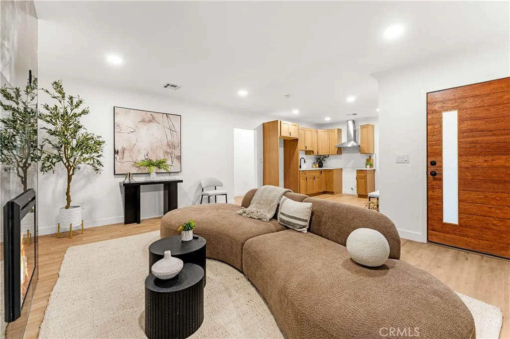 4926 Templeton Street, Los Angeles, California 90032 home-pic-13