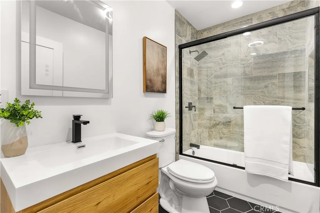 4926 Templeton Street, Los Angeles, California 90032 home-pic-19