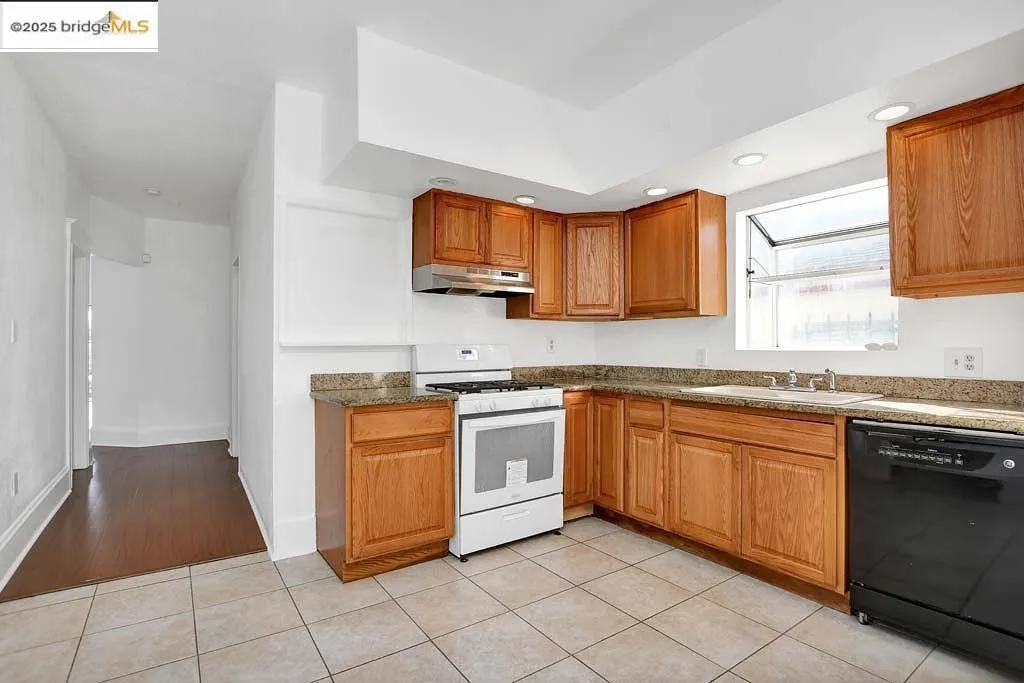 5540 E 17th St, Oakland, California 94621 home-pic-22