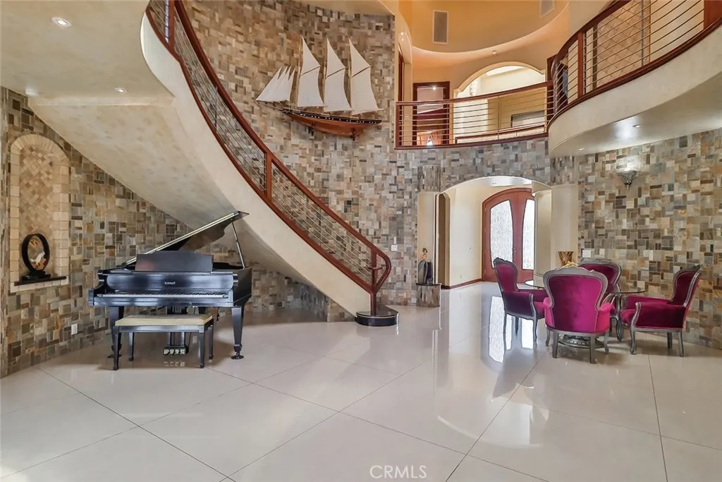 5455 E Sorrento Drive, Long Beach, California 90803 home-pic-4